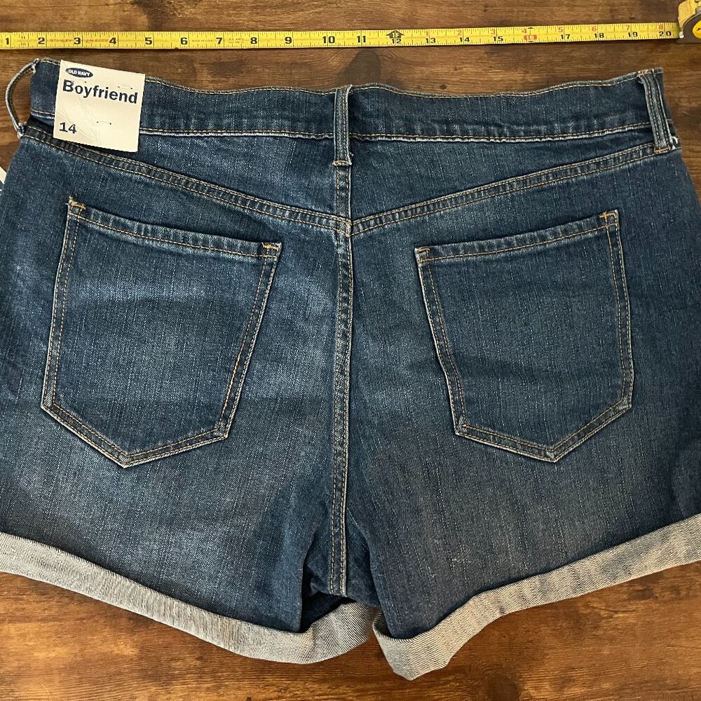 NWT! Old Navy Boyfriend Short Women's Size 14 Denim Shorts